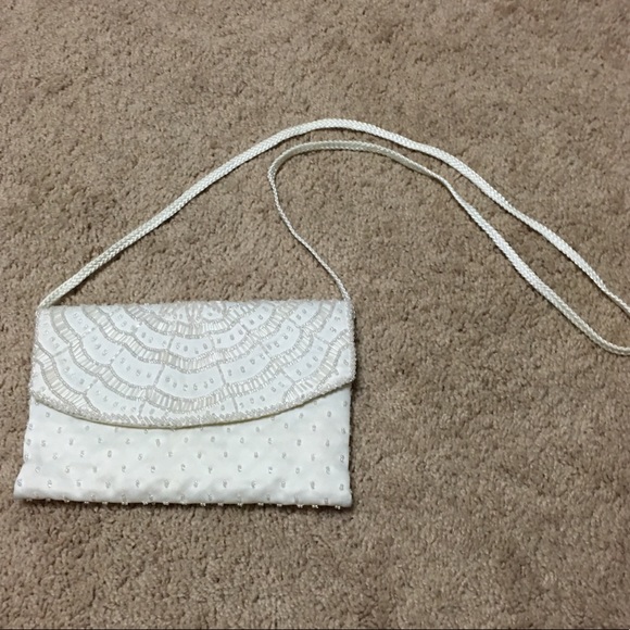 NWOT white satin hand beaded evening bag - Picture 4 of 4